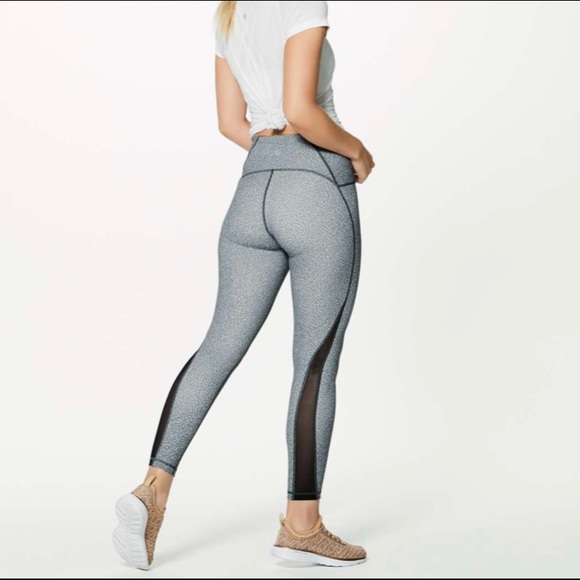 Lululemon train times 7/8 pant 4 white black - Picture 2 of 10